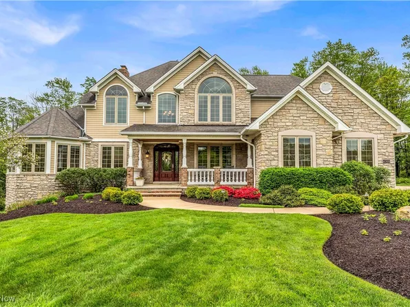 4300 Lake Charles Dr, Independence, OH 44131