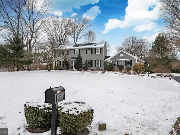 197 Wyllpen Dr, West Chester, PA 19380