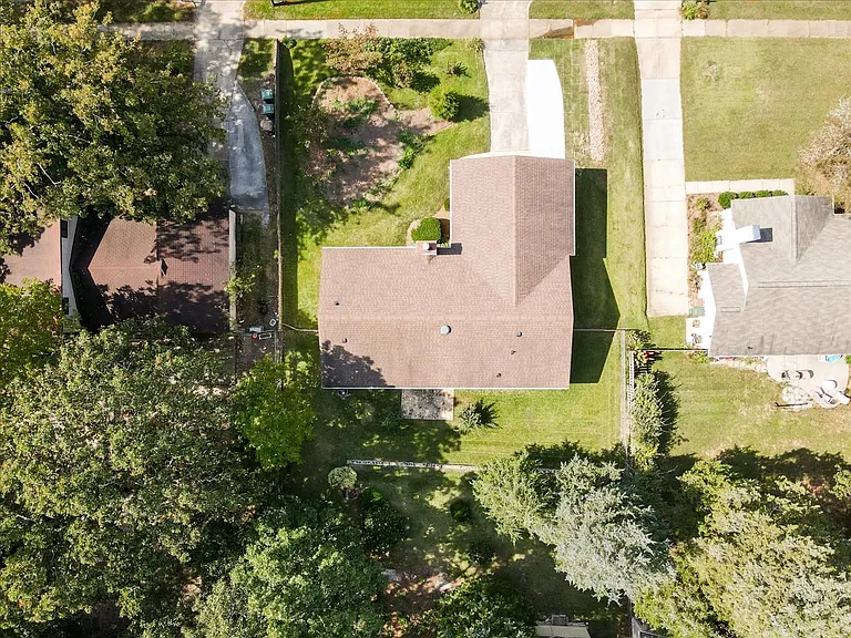 1607 Burnley Dr — Photo 53