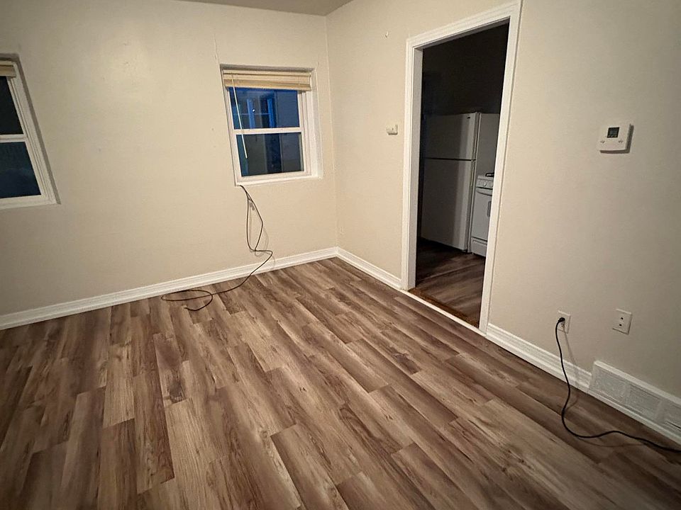 1st image of 711 28th St APT 102