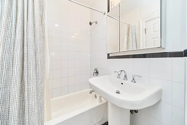 Rented by Living New York | media 12