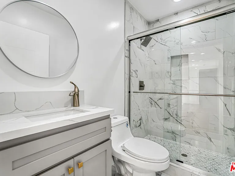 2057 2/4 S Garth Ave — Photo 14