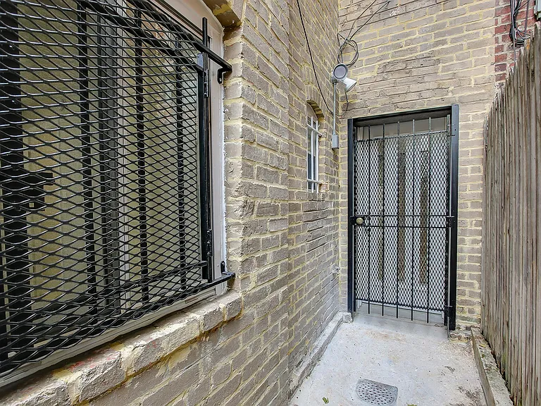 1741 U St NW #1 — Photo 32