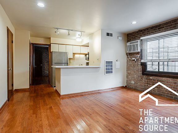 2nd image of 713 W Diversey Pkwy #2