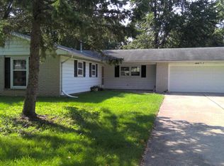 6916 Forestview Dr, Fort Wayne, IN 46815