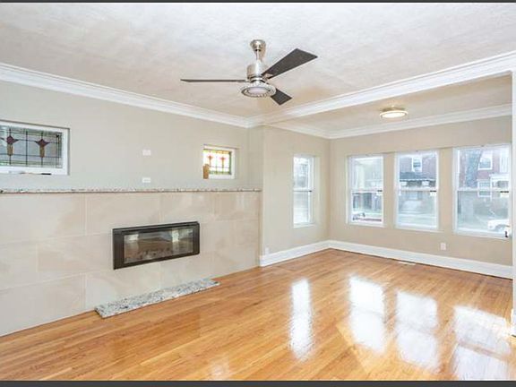 2nd image of 6821 S Dante Ave #1