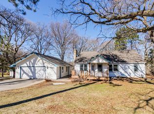 7074 Knollwood Dr, Mounds View, MN 55112