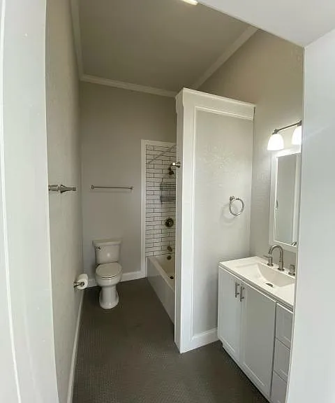 101 W B St #240 — Photo 3