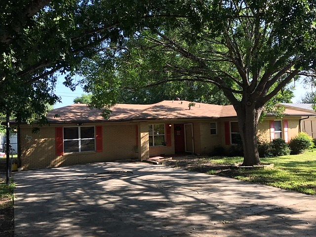 2nd image of 806 Gilmore St