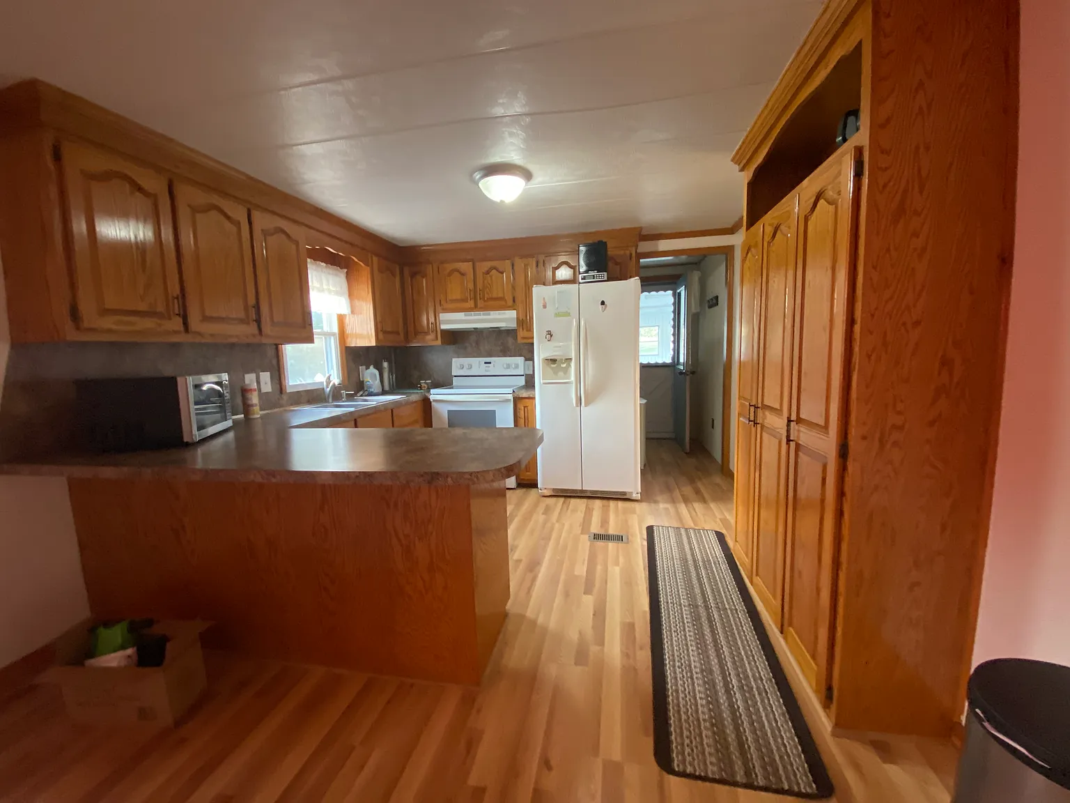 3 bed, 1300 sqft, $1,000 — Photo 4