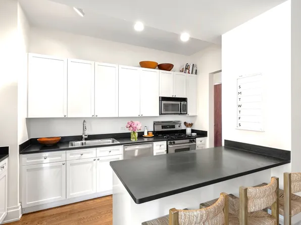 252 7th Avenue 14I image 2 of 10