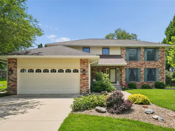 7323 Revere Dr NE, Cedar Rapids, IA 52402