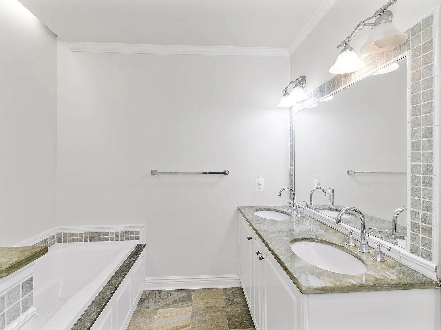 2 bed, 1147 sqft, $3,825 — Photo 2