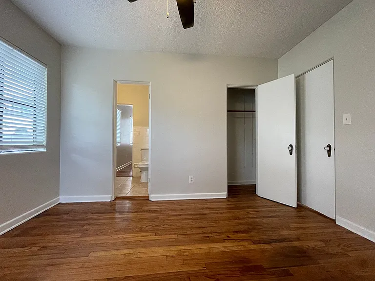 730-732 N Highland Ave — Photo 12