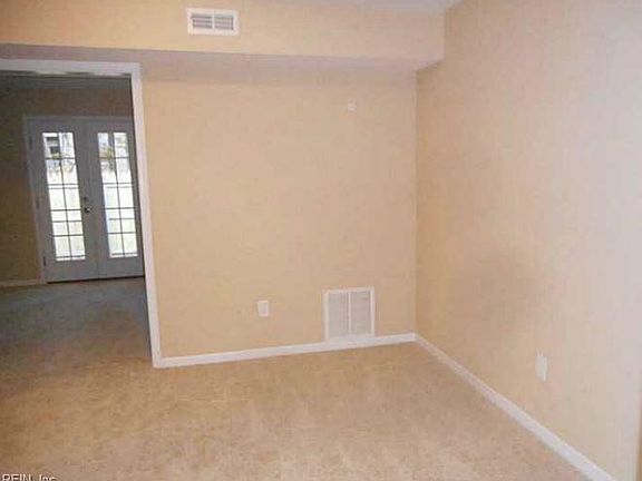 4th image of 403 Savage Dr Unit C