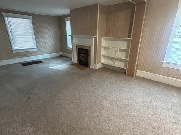 638 6th St #1, Marietta, OH 45750