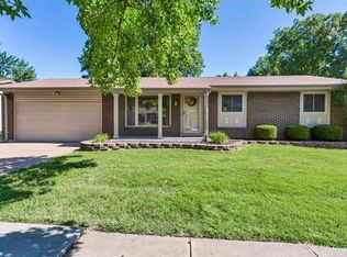 2515 Guebert Rd, Fenton, MO 63026