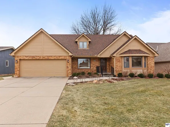 16231 Wright Cir, Omaha, NE 68130
