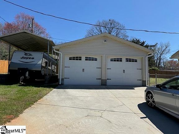 3rd image of 105 Furman View Dr
