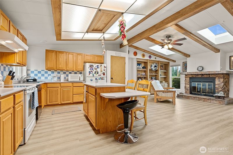 4th image of 8095 Rathbone Road