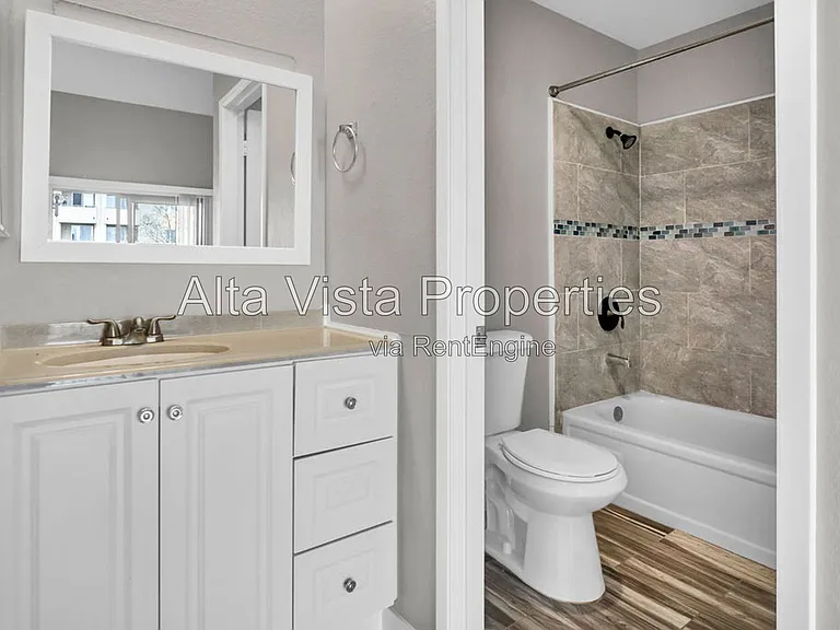 4082 Mahaila Ave #E — Photo 23