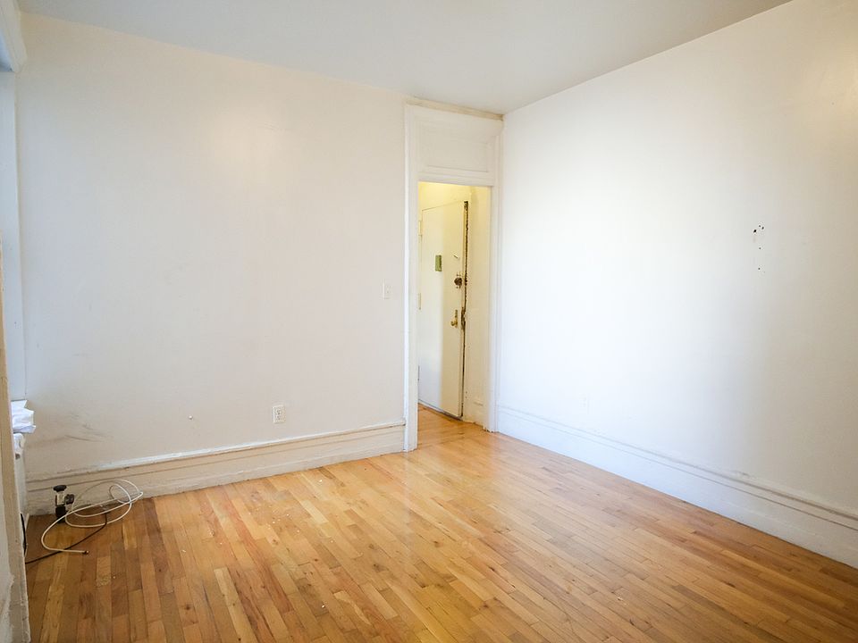 1st image of 540 Manhattan Ave APT 5J