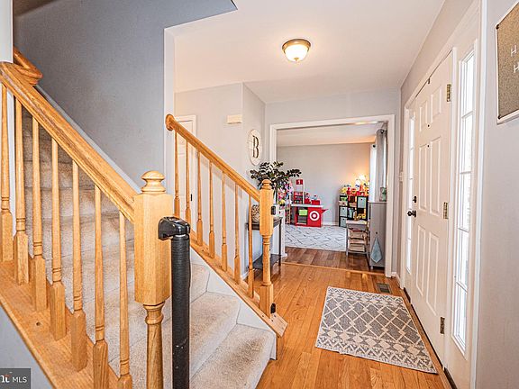 5th image of 405 McClellan Dr