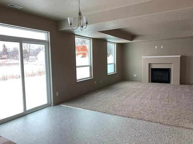 3 bed, 2692 sqft, $2,795 — Photo 3