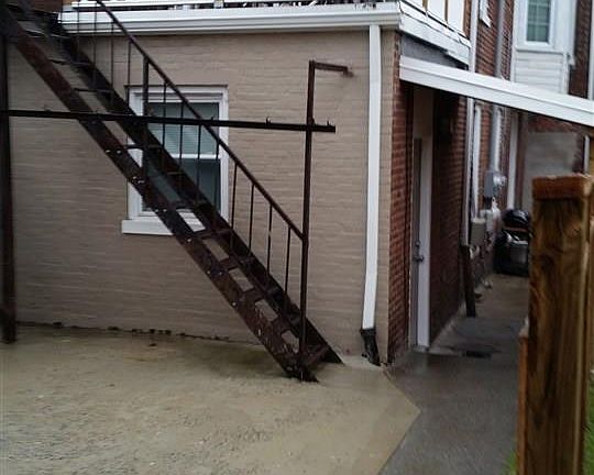 3rd image of 1638 Market St