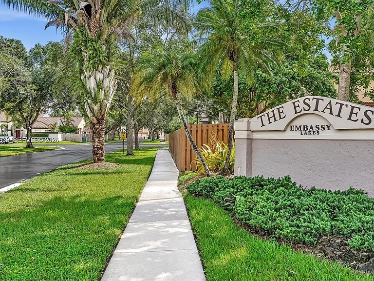 3877 Bimini Ave — Photo 2