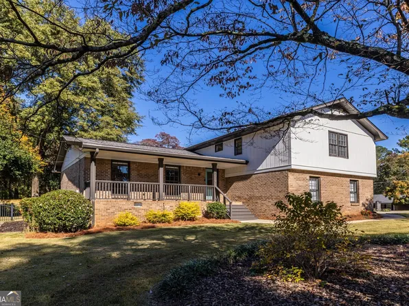 5019 Sandstone Ct SW, Lilburn, GA 30047