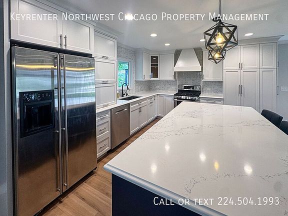 4th image of 1028 Tiverton Ct