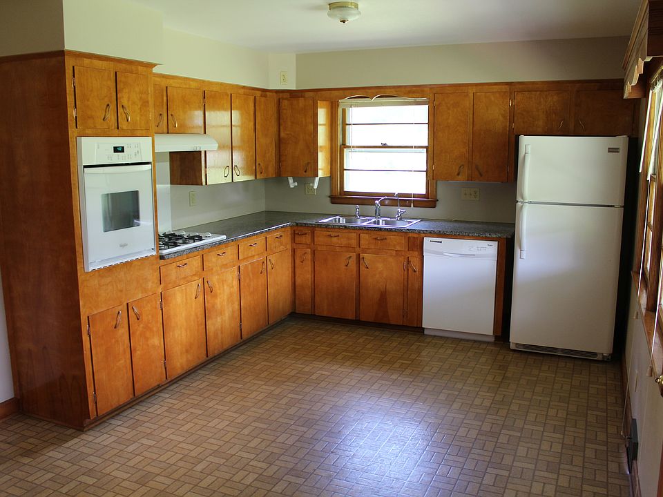 2nd image of 210 Odonald Rd