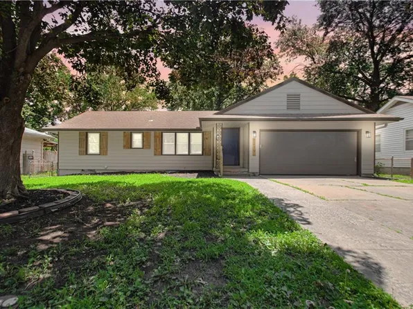 8219 E 85th Ter, Raytown, MO 64138