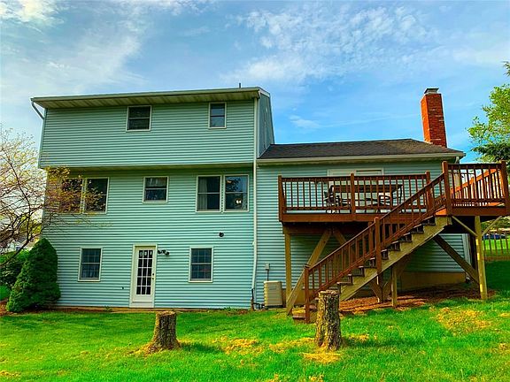 3rd image of 422 Colonial Dr