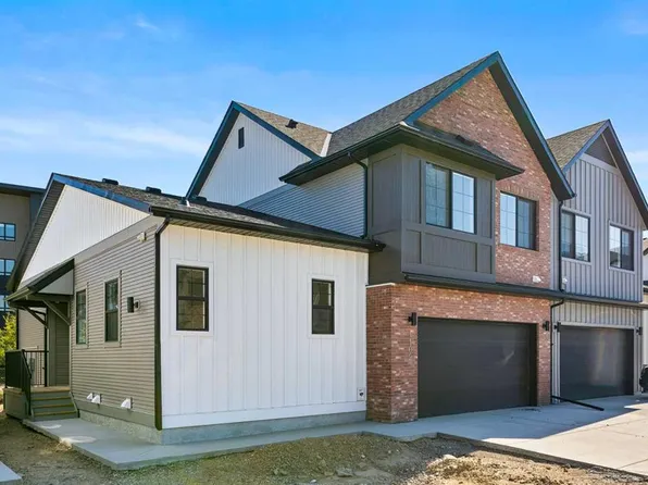 201 NW Cooperswood Grn SW #1102, Airdrie, AB T3B 3Y6
