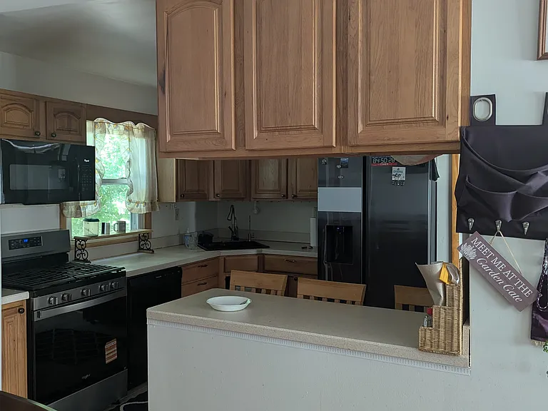 24 Countryside Dr — Photo 3