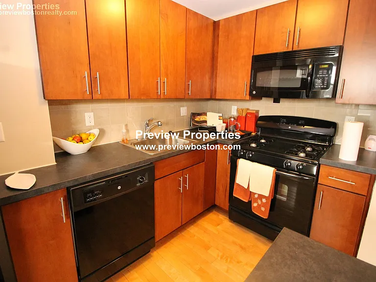 Camelot Ct — Photo 11