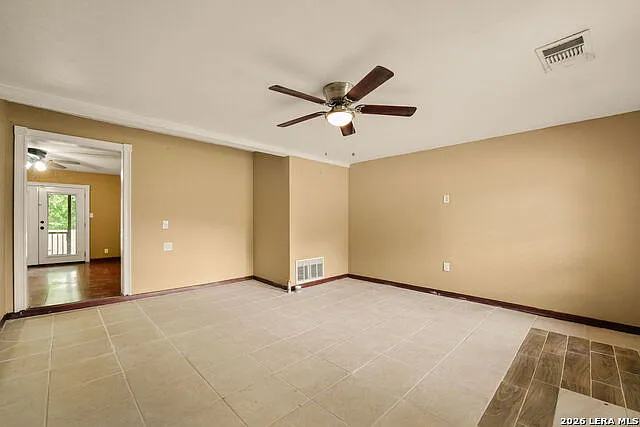 2402 Lake Louise Dr — Photo 6