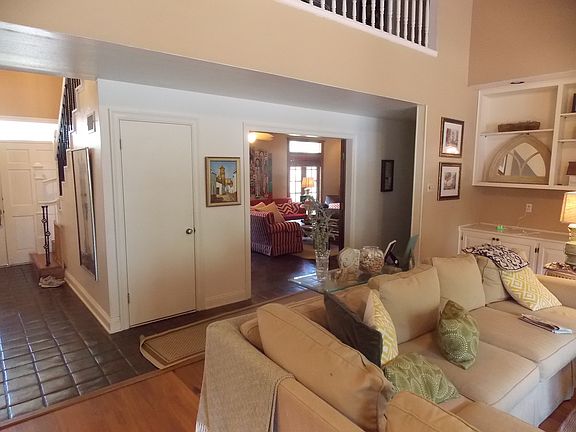 large den entry 
