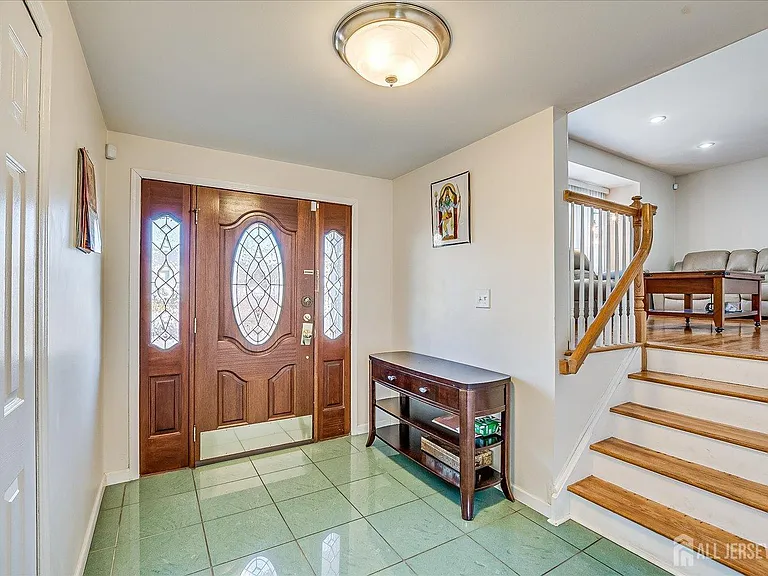 79 Beechwood Ave — Photo 7