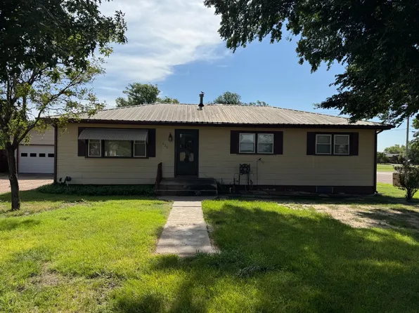 830 S Washington St, Hugoton, KS 67951
