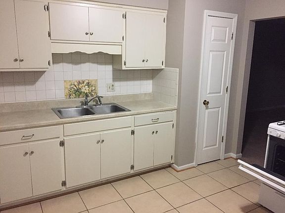Kitchen Sink and Cabinets
