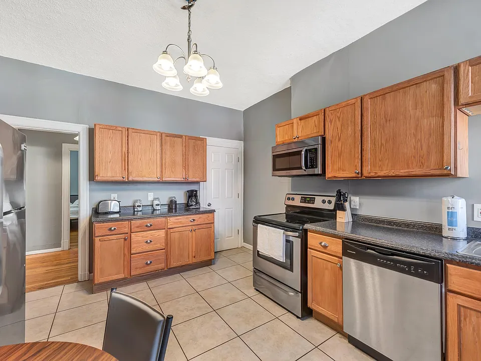 2107 Russell Blvd #1E