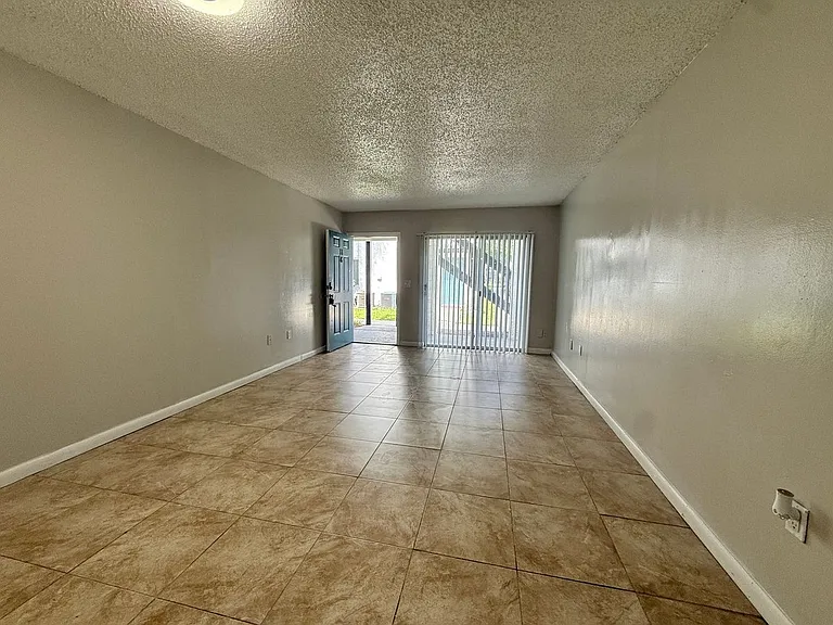 4115 S Semoran Blvd #11 — Photo 8