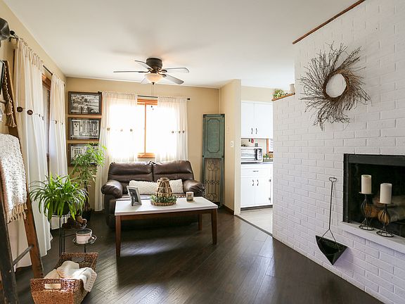 5th image of 224 James Ct