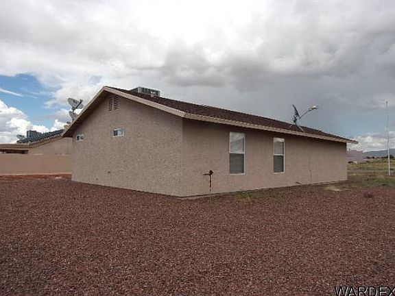 3rd image of 7900 E Larkspur Dr