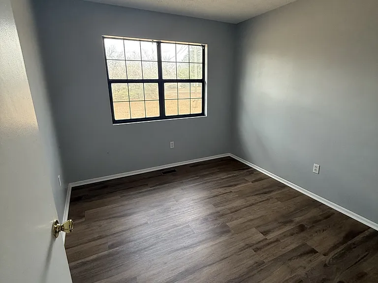 315 Pine Cir — Photo 6