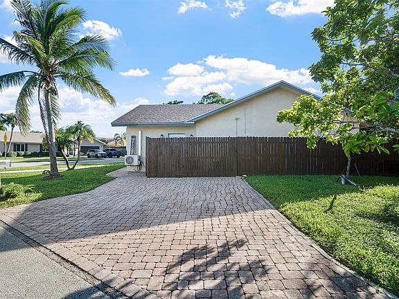2nd image of 6001 NW 89th Avenue