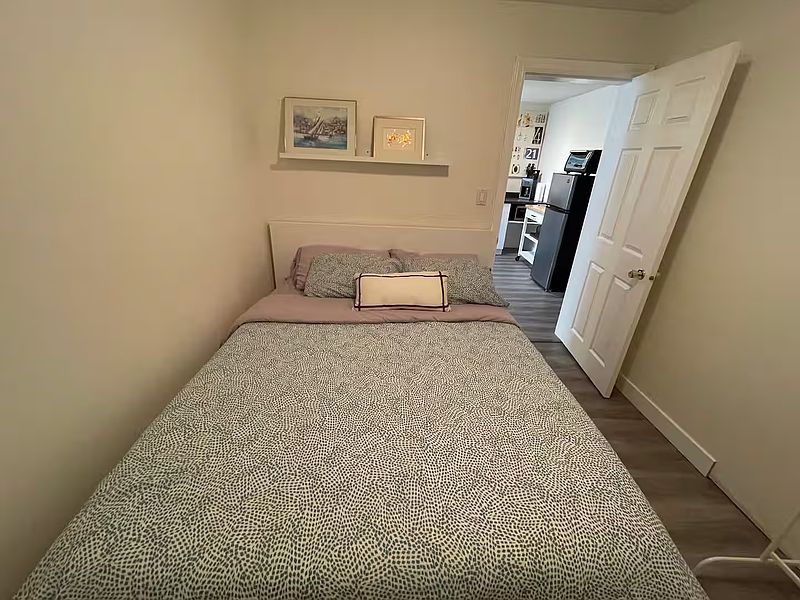 North Vancouver Apartment for rent - 1 Bedroom — photo 5